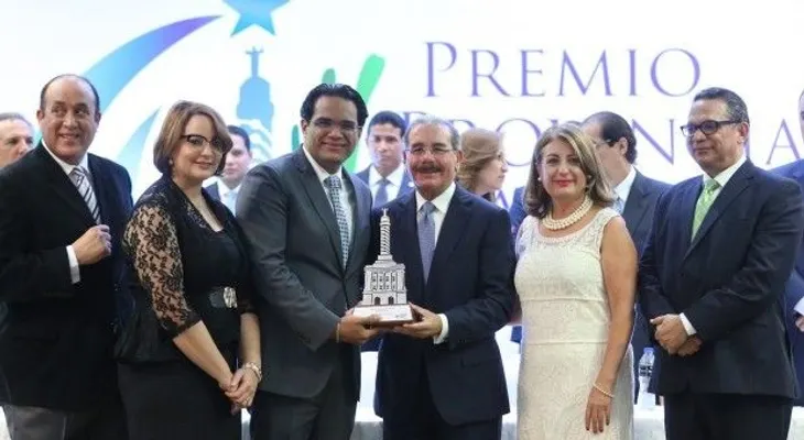 Danilo Medina encabeza acto de entrega Premio a la Calidad de instituciones públicas de Santiago