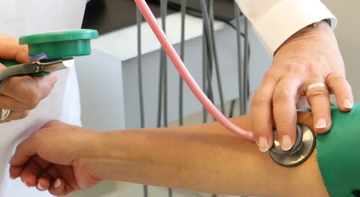 Conoce los 13 secretos para bajar el azúcar y reducir la presión arterial en pacientes diabéticos