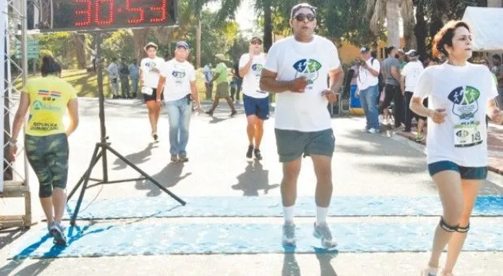Realizan gran caminata contra la ceguera