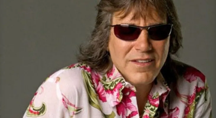 Roban pertenencias José Feliciano en hotel de Bávaro  