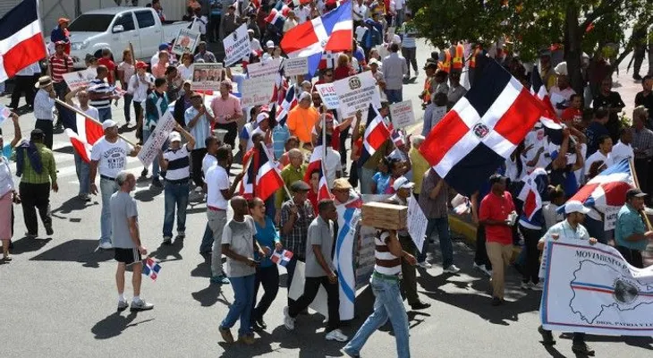 Grupos nacionalistas y de DDHH se enfrentan en Parque Independencia