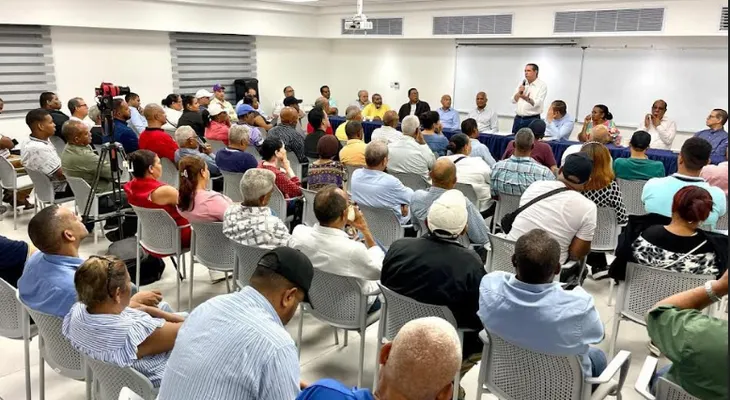 Francisco Javier pide a Abinader desistir de reforma y atender problemas del país