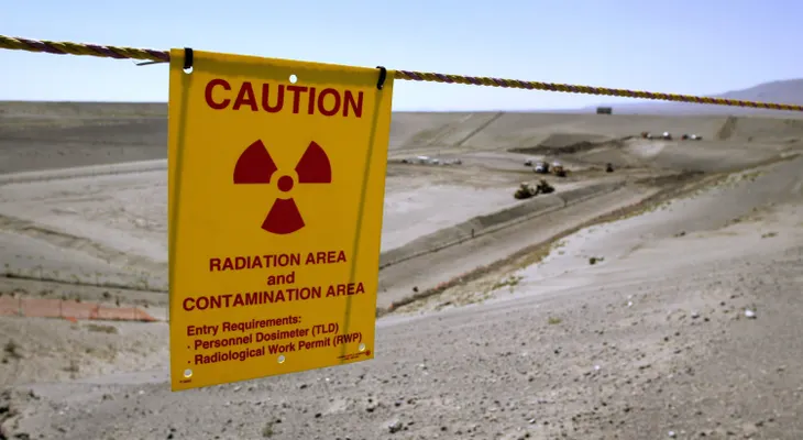 Evacuan a trabajadores de un sitio de residuos nucleares del estado de Washington tras derrumbe en un túnel