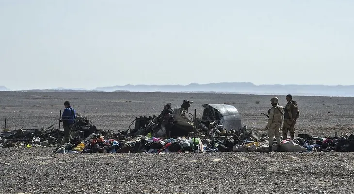 Egipto: no hay evidencia de que una bomba causó accidente de avión