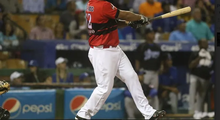Jonrón de Ronny Paulino deja en el terreno al Licey en la 9na; Aguilas sigue volando alto
