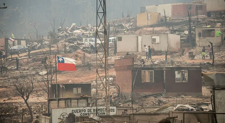 Al menos 11 muertos y cientos de miles de hectáreas destruidas por incendios en Chile