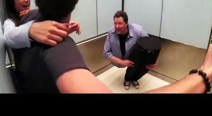 Mitad de hombre causa terror (Video)