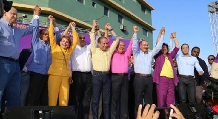 Danilo Medina proclama candidatos a senadores y alcaldes DN y la provincia SD