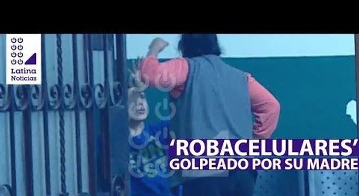 Se roba un celular y su madre lo visita en la cárcel para darle una paliza
