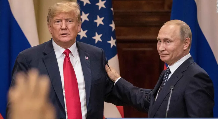 ¿Por qué rayos invitaría Trump a Putin para otra reunión? Aquí algunas teorías