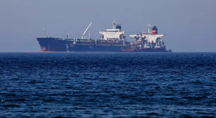 La flota fantasma de Irán agota sus reservas de crudo en Asia tras meses de bloqueo de EE.UU.
