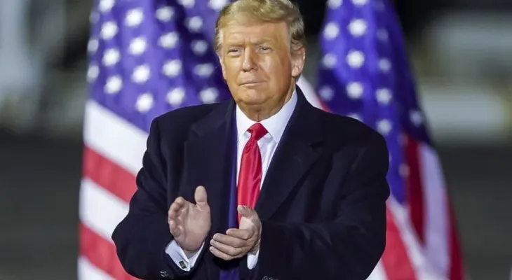 Trump promete a adultos mayores de Florida protegerlos de la COVID-19