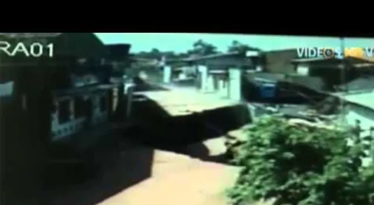 Impactante: barrio de Brasil fue tragado por la tierra (VIDEO)