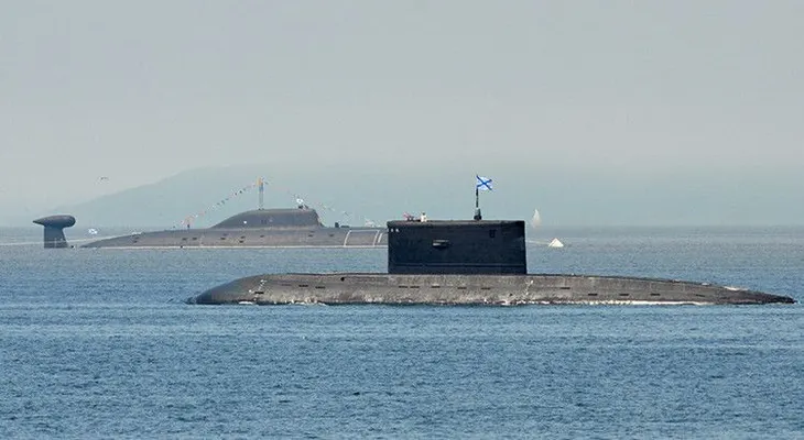 Científicos crean una capa que hará invisibles a los submarinos rusos