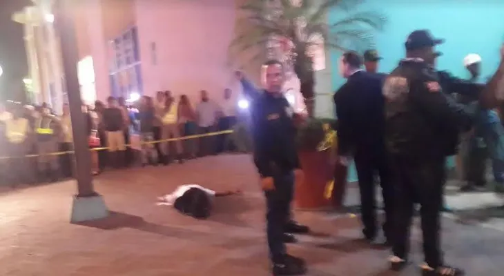 Sigue delicado de salud persona herida en atraco frente a Bella Vista Mall