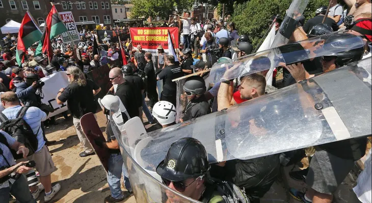 Siete gráficas que explican los grupos de odio en los Estados Unidos