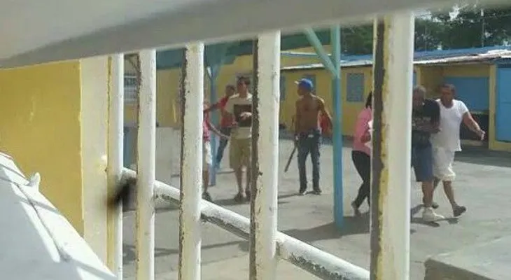 Motín en cárcel de La Vega deja diez heridos