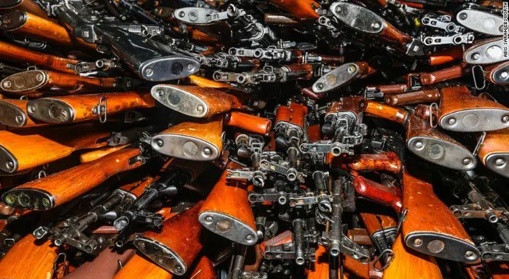 Marina australiana encuentra 2.000 presuntas armas iraníes en barco de pesca