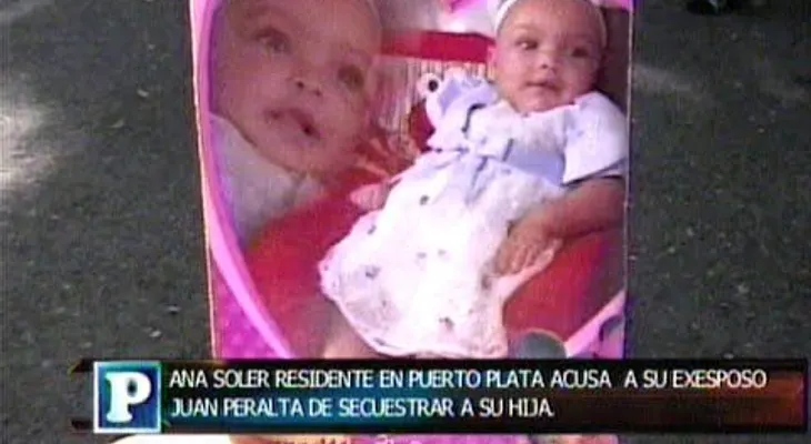 Secuestra su hija y amenaza a su madre con matarla (Video)