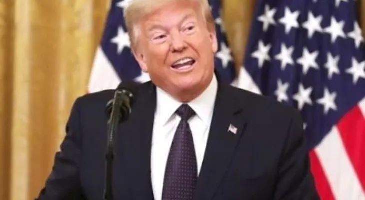 Trump ordena castigar con "largas penas de prisión" a quien ataque monumentos