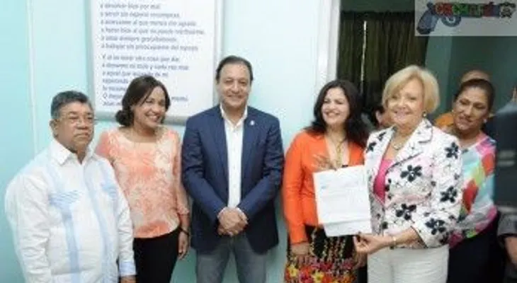 Cámara de Diputados entrega fondos del barrilito a provincias del Norte