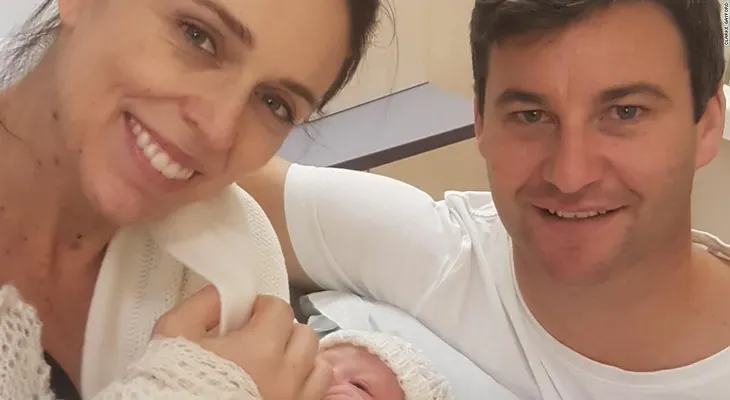 La primera ministra de Nueva Zelandia da a luz a una bebé
