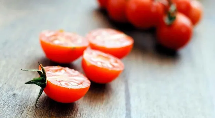 Tomate, yogur y avena para blanquear la piel