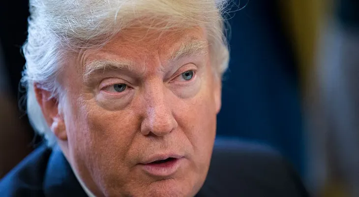 Trump ordena construir el muro y le da un empujón a las deportaciones