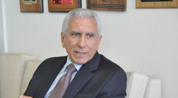 Emmanuel Esquea Guerrero renuncia del PRD