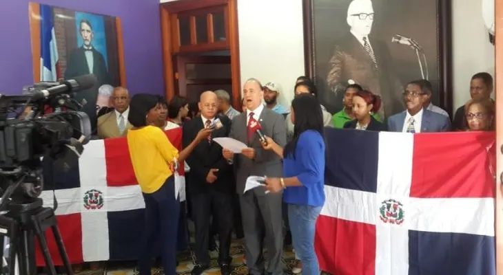 Luis de León, de la Fuerza Boschista insta al pueblo y PLD defender al gobierno contra compaña de descredito