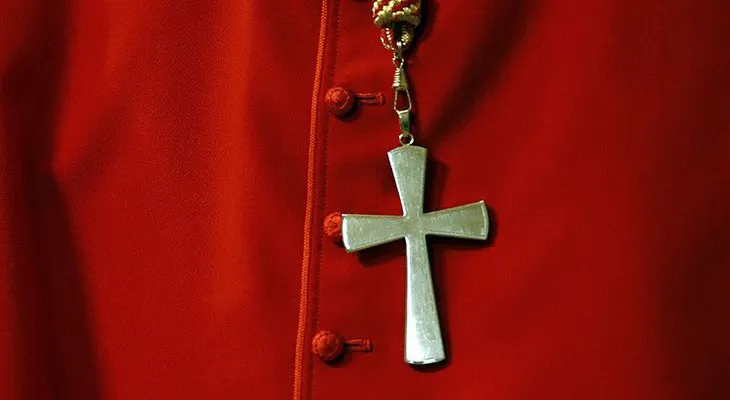 Un pastor grabó videos abusando durante años de una adolescente mexicana y sigue libre