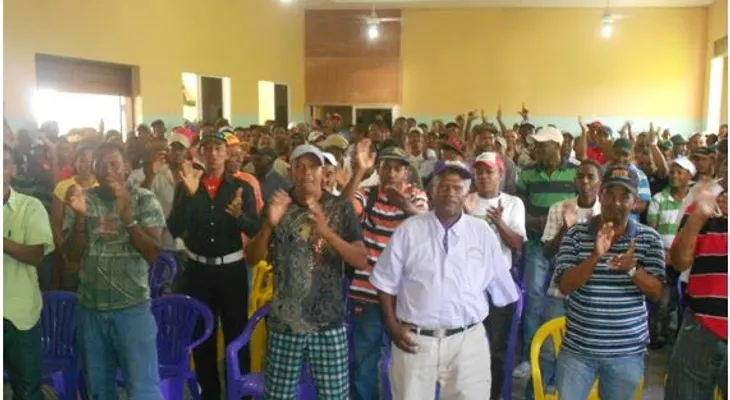 Ministerio de OP paga mas 7  millones a brigadas de obreros en Barahona