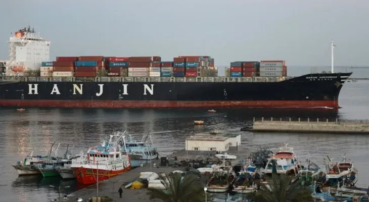 La flota naviera con 540.000 contenedores que ningún puerto del mundo quiere recibir