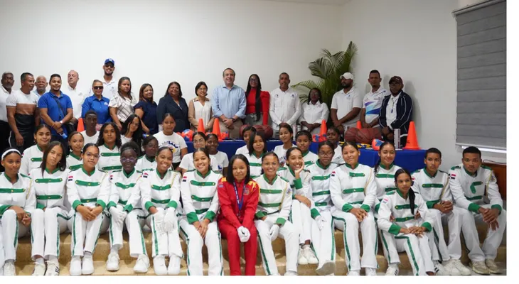 INEFI inicia entrega nacional de utilería deportiva