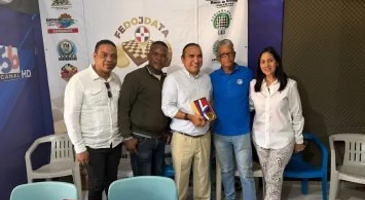 Federación de Juegos de Damas y Tableros invita a Víctor Pavón a realizar saque de honor en Santo Domingo Norte