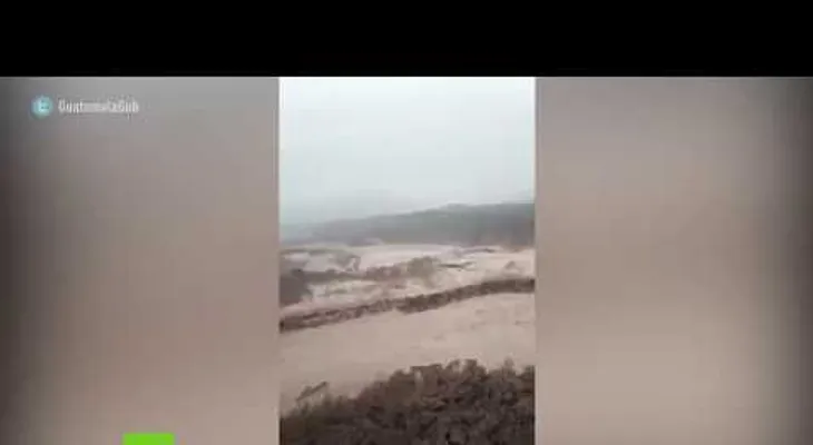 El Volcán de Fuego en Guatemala vuelve a entrar en erupción (VIDEO 2)