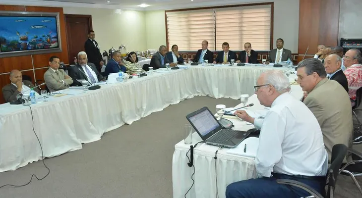 Comisión Bicameral aprueba artículos de aportes a partidos y a candidatos por parte de particulares
