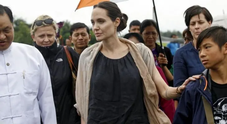 Angelina Jolie hospitalizada por anorexia