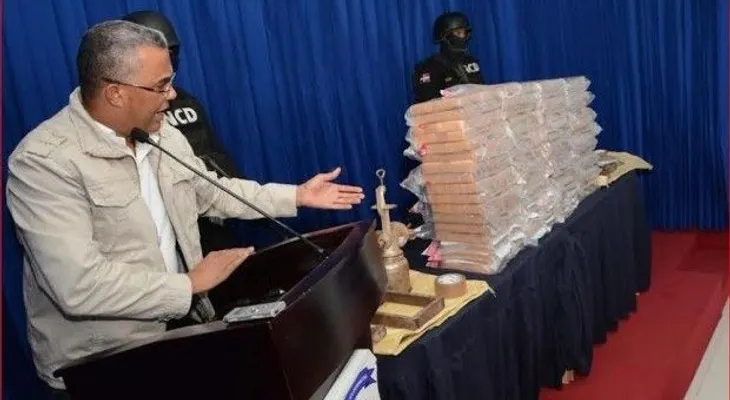 Ocupan 132 paquetes de droga en laboratorio clandestino de Azua