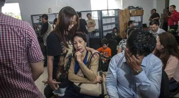 Indonesia apunta avión con162 a bordo cayó en el mar