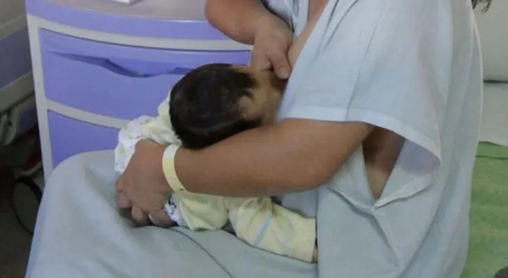Las madres lactantes vacunadas con Pfizer transmiten anticuerpos a sus hijos