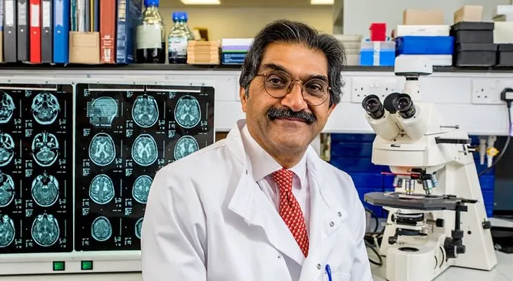 El doctor Rajesh Kalaria, un investigador del cerebro explica por qué cree en Dios
