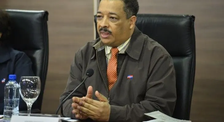 Pleno de JCE conoce solicitud acreditar 26 diplomáticos como observadores para elecciones