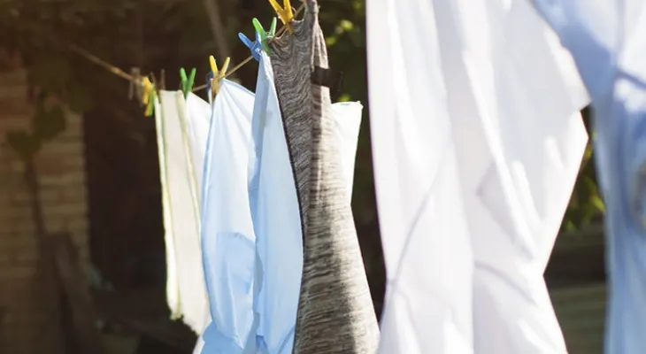 ¡Truco casero sin desperdicio para quitar manchas de la ropa 