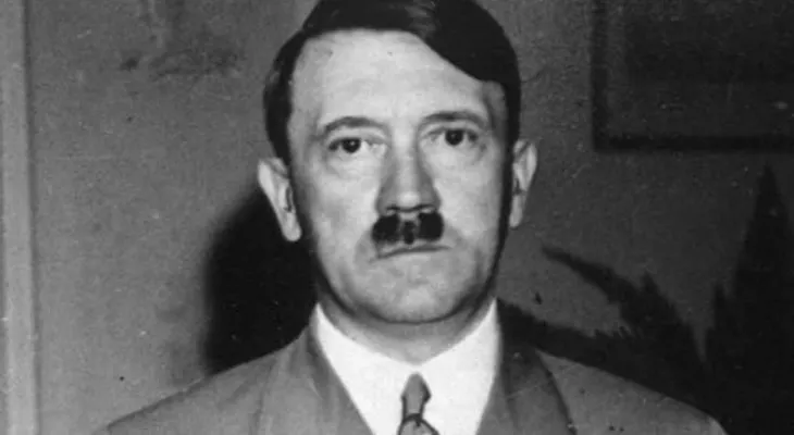 Hitler no se suicidó, se exilió en Suramerica