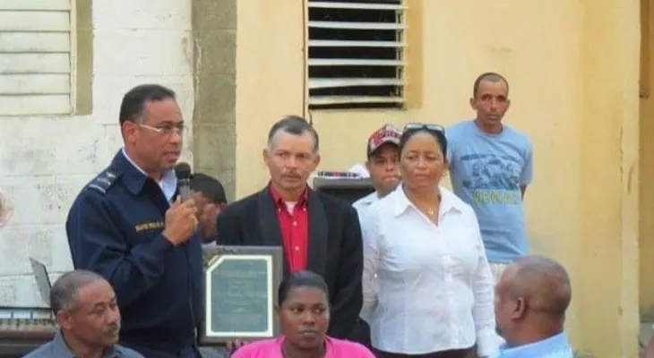 Comunitarios de SD Este reconocen al comandante Fuerza Aérea