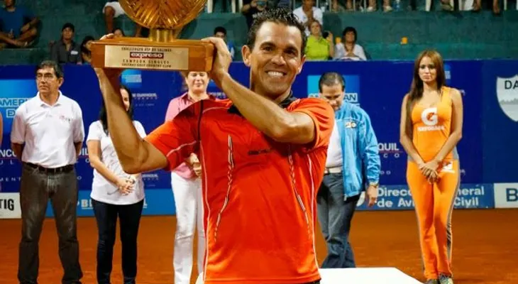 Víctor Estrella alcanza puesto 80 en ranking ATP