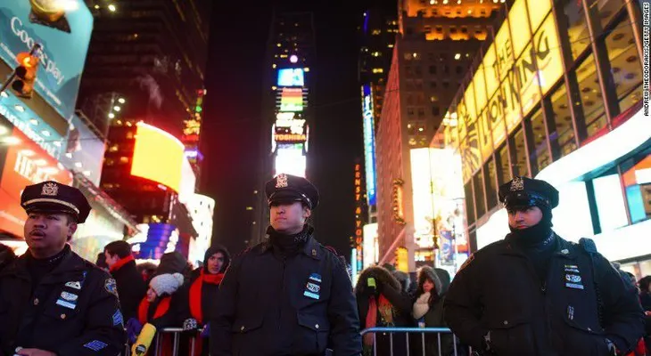 Altas medidas de seguridad marcan los festejos de Año Nuevo en todo el mundo