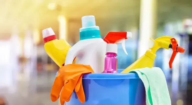 Colgate retira del mercado detergentes "Fabuloso" por riesgo de exposición bacterial