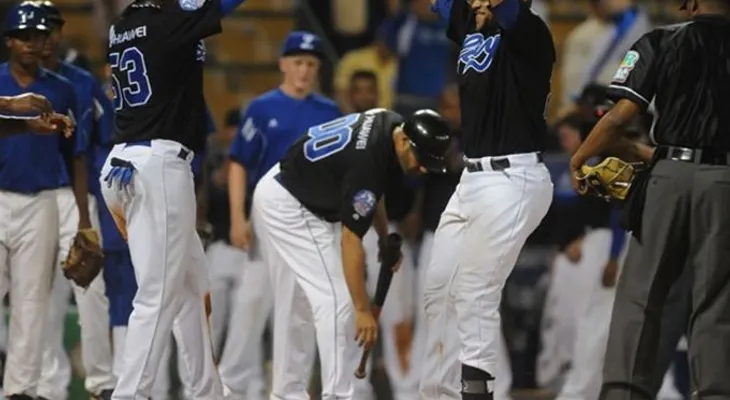 Estrellas ganan 8vo en línea; Licey  y Águilas ganan